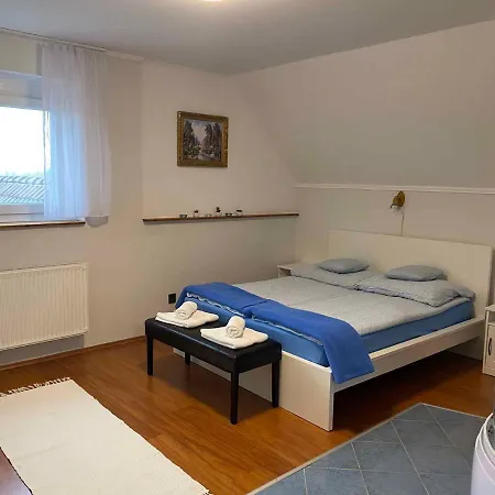 In - Balaton 18867 * Gyenesdiás