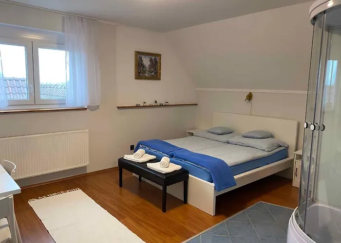 In - Balaton 18867 * Gyenesdiás