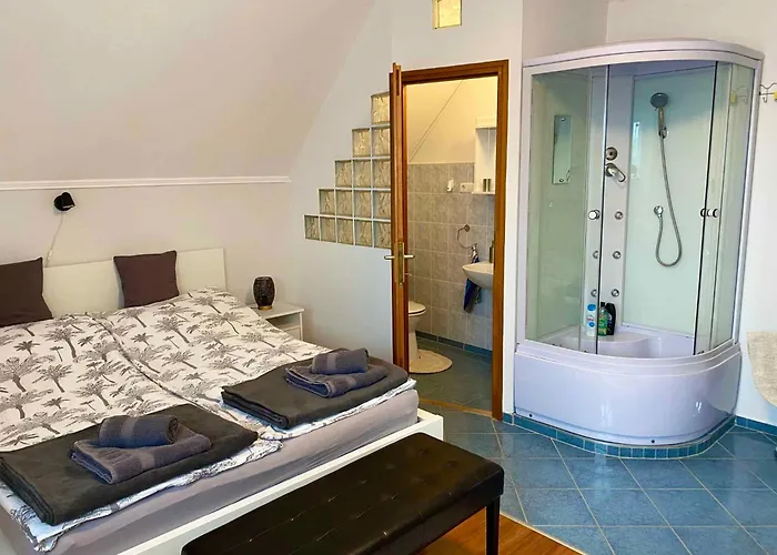 In - Balaton 18867 * גיינסדיאס