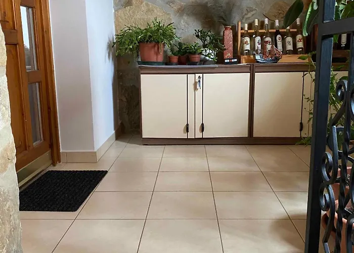 In - Balaton 18867 Gyenesdiás