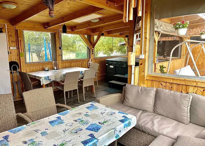 In - Balaton 18867 * Gyenesdiás